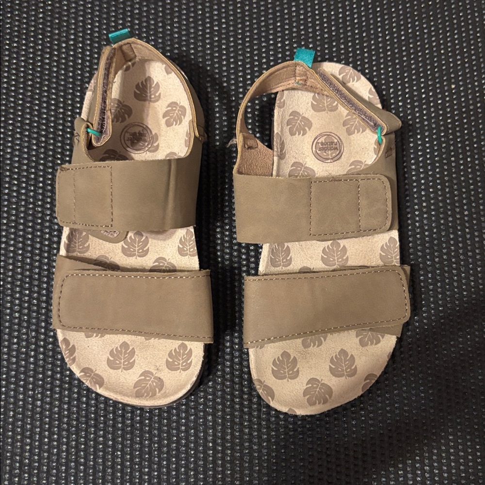 Wonder Nation Brown Sandals with Leaf Print Insole